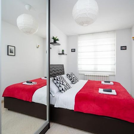 Bright 1Bdr Apartment In The City Center Сараєво Екстер'єр фото