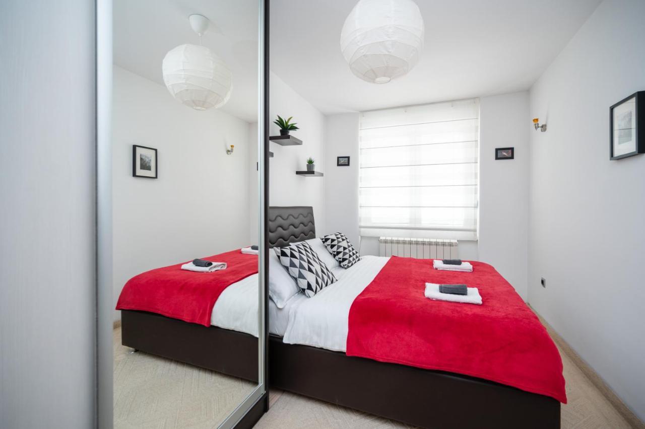 Bright 1Bdr Apartment In The City Center Сараєво Екстер'єр фото