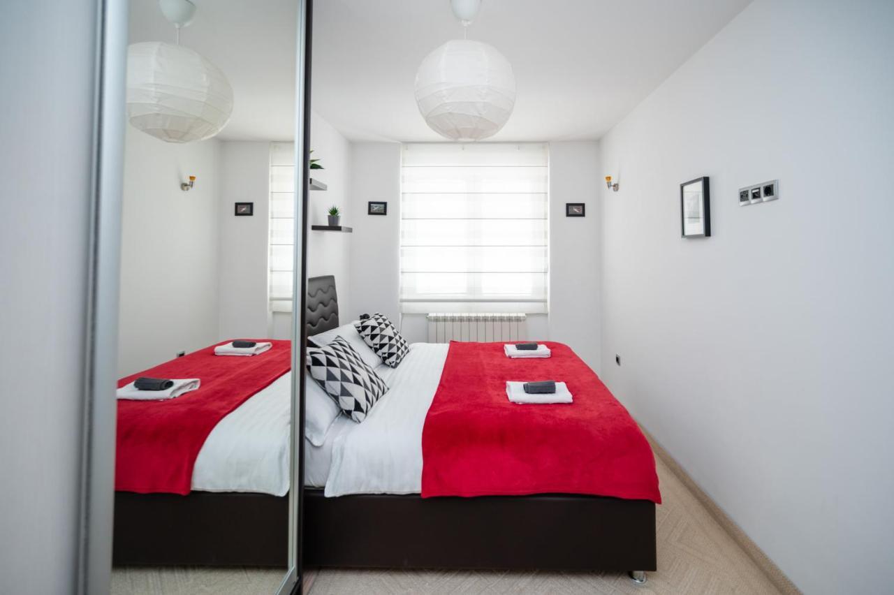 Bright 1Bdr Apartment In The City Center Сараєво Екстер'єр фото