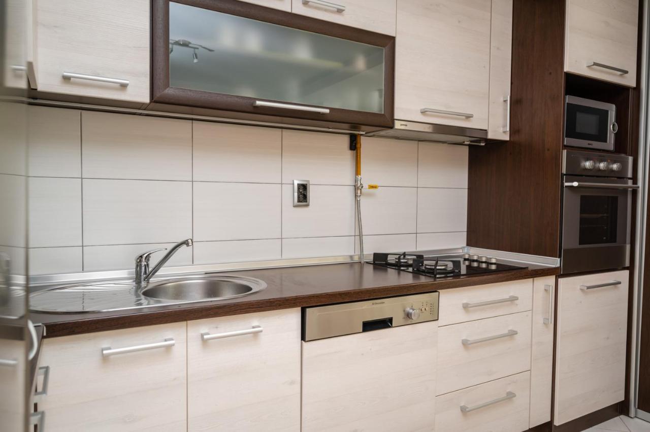 Bright 1Bdr Apartment In The City Center Сараєво Екстер'єр фото